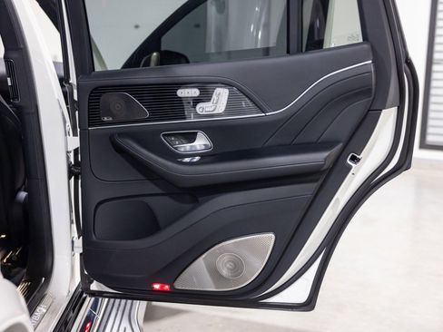Used 2024 Mercedes-Benz Maybach GLS 600 4MATIC image 26