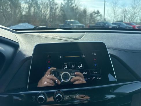 Used 2021 Cadillac CT4 V image 30