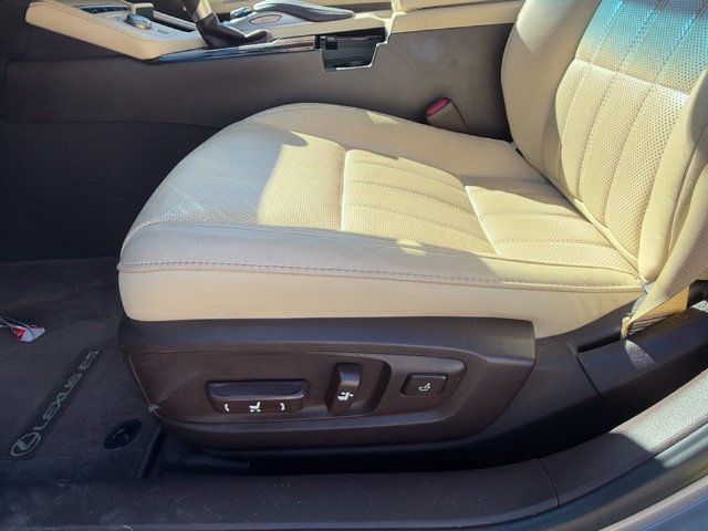 Used 2017 Lexus ES 350 w/ Luxury Package FWD image 9