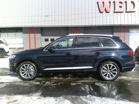 Used 2017 Audi Q7 3.0T Premium Plus w/ Premium Plus Package image 4