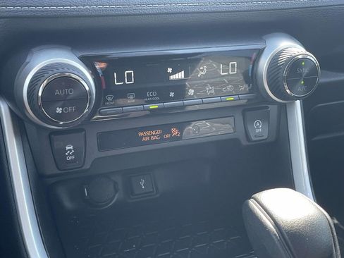 Used 2022 Toyota RAV4 XLE w/ Convenience Package image 39