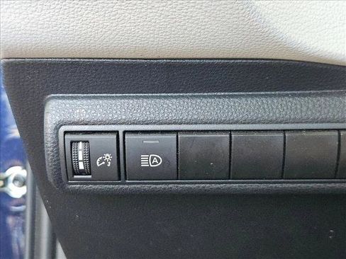 Used 2024 Toyota Corolla SE image 13