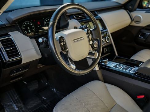 Used 2019 Land Rover Discovery HSE image 20