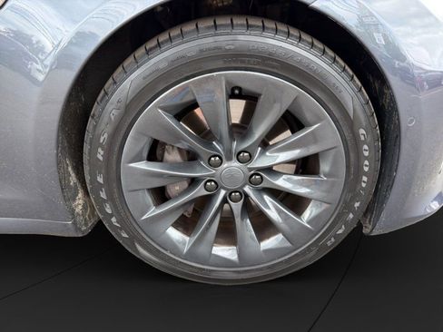 Used 2018 Tesla Model S 100D image 24