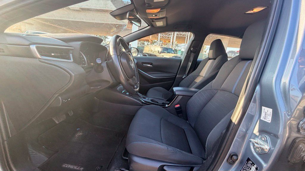 Used 2022 Toyota Corolla SE w/ Carpet Mat Package (TMS) FWD image 5