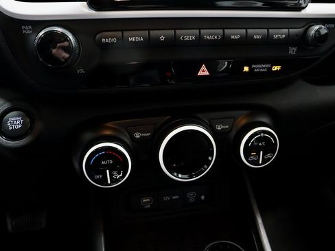 Certified 2023 Hyundai Venue Limited image 34