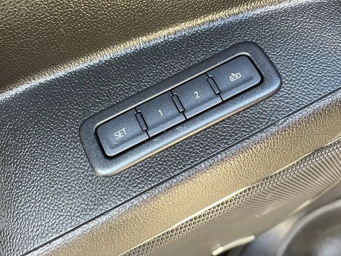 Used 2020 Chevrolet Suburban LT RWD image 26