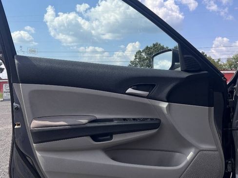 Used 2012 Honda Accord LX image 12