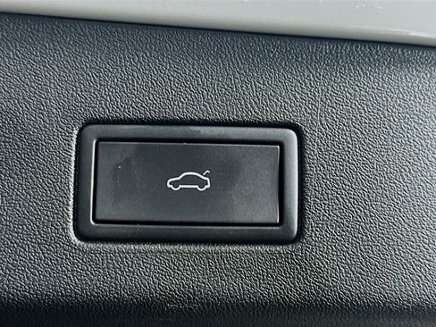 Used 2023 Volkswagen ID.4 Pro S image 31