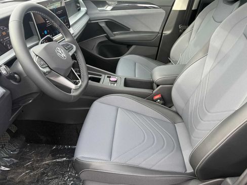 New 2026 Volkswagen Tiguan SE AWD/4WD image 6