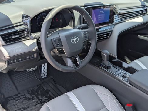 Used 2026 Toyota Camry SE image 14