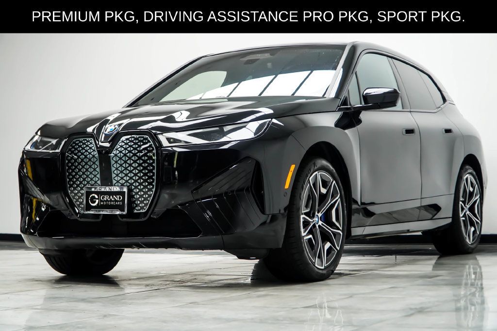 Used 2024 BMW iX xDrive50 w/ Premium Package AWD/4WD image 9