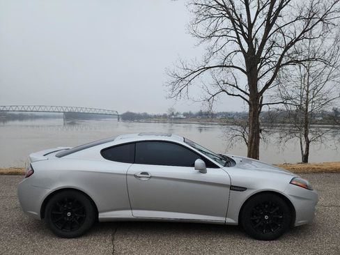 Used 2008 Hyundai Tiburon GS image 2