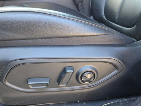 Used 2023 Jeep Grand Cherokee L Limited w/ Luxury Tech Group II image 22