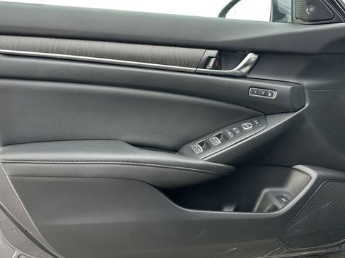 Used 2021 Honda Accord Touring image 16