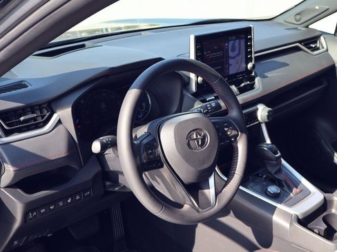 Used 2021 Toyota RAV4 XSE w/ Premium Package image 4