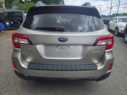 Used 2016 Subaru Outback 2.5i Premium AWD/4WD image 11