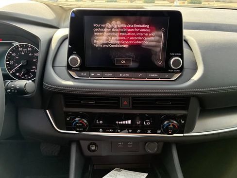 New 2026 Nissan Rogue SV w/ Cold Weather Package FWD image 18