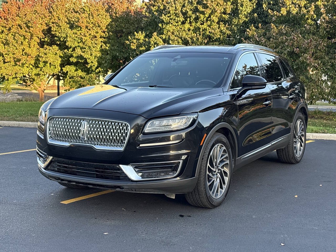 Used 2019 Lincoln Nautilus Reserve w/ Cargo Utility Package AWD/4WD image 2