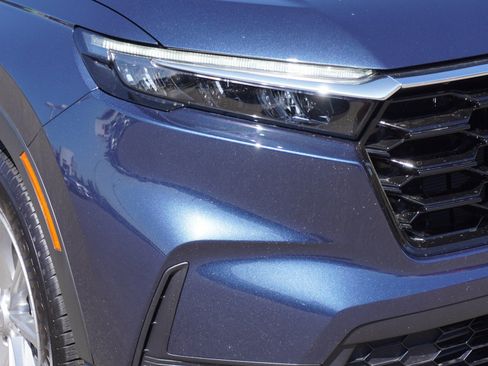 Used 2025 Honda CR-V EX image 3