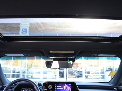 Used 2025 Lexus ES 350 w/ Premium Package image 30