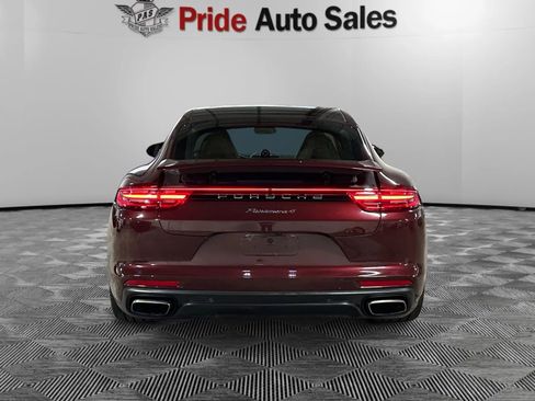 Used 2018 Porsche Panamera 4 image 5