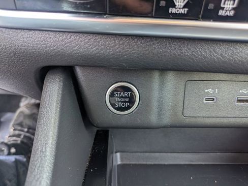 Used 2023 Nissan Rogue SV image 29