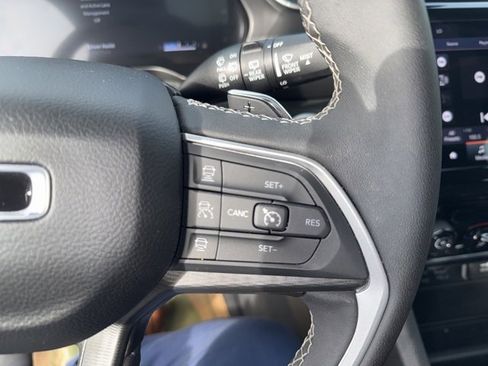 Used 2024 Jeep Grand Cherokee Laredo X w/ Trailer Tow Package image 21