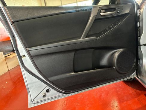 Used 2013 MAZDA MAZDA3 i Sport image 24
