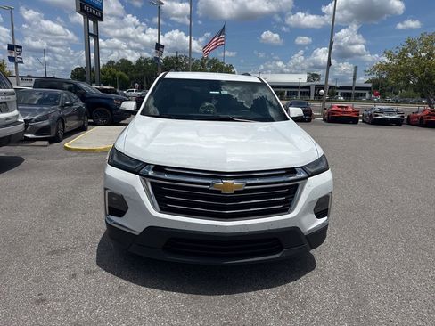 Used 2023 Chevrolet Traverse LT FWD image 2