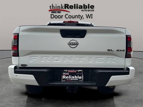 Used 2024 Nissan Frontier SL w/ Technology Package image 3