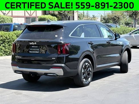 Certified 2025 Kia Sorento S AWD/4WD image 5
