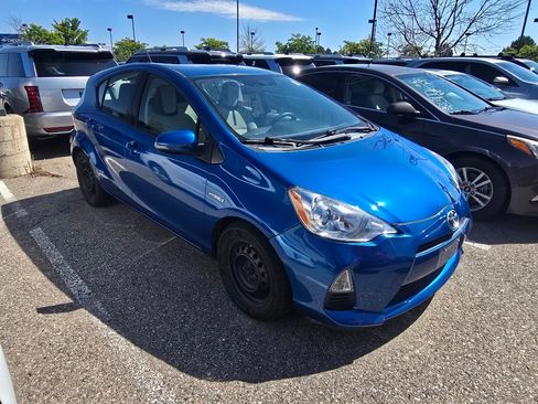 Used 2013 Toyota Prius C One FWD image 16