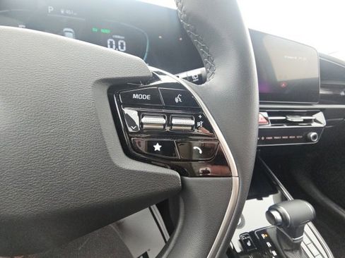 Certified 2024 Kia Niro EX Touring image 18