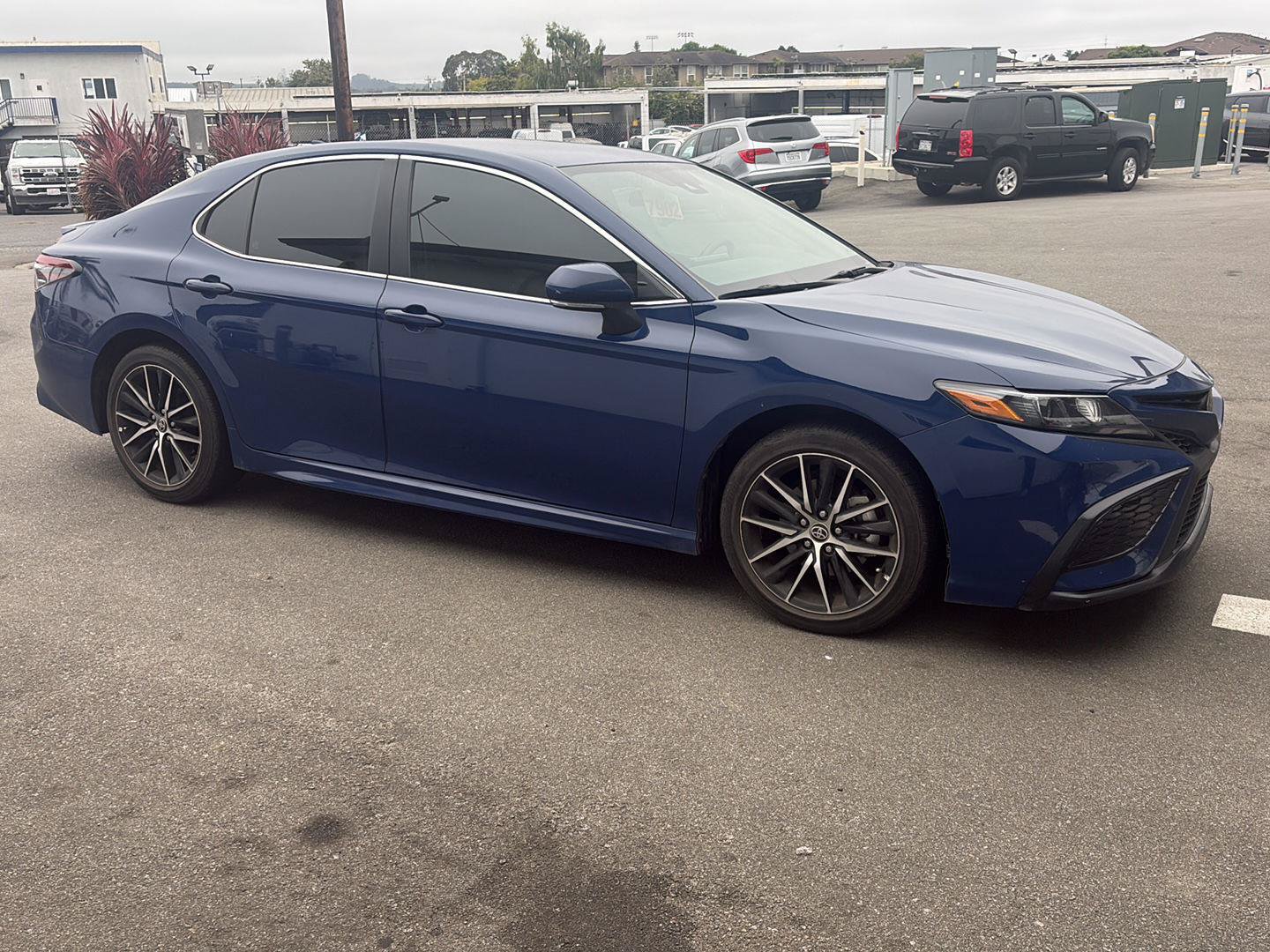Used 2024 Toyota Camry SE FWD image 2
