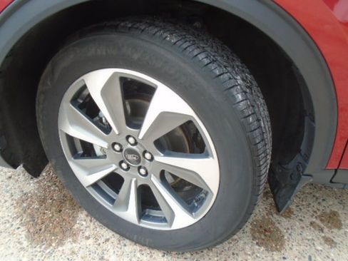 Used 2023 Ford Escape Platinum w/ Premium Technology Package AWD/4WD image 3