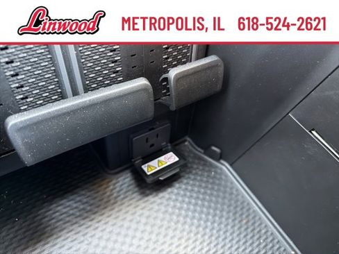 Used 2025 RAM 1500 Laramie w/ Night Edition image 26