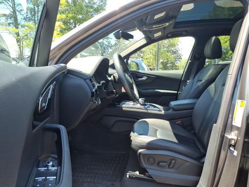 Used 2019 Audi Q7 3.0T Premium w/ Convenience Package AWD/4WD image 16