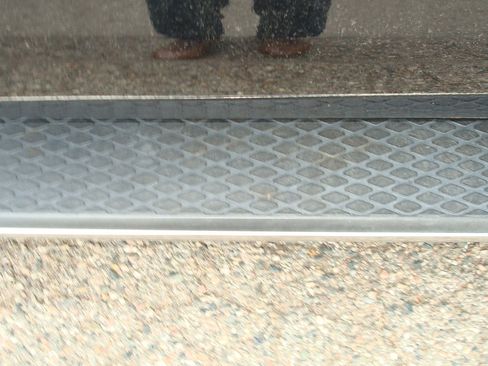 Used 2021 Nissan Titan Platinum Reserve w/ Moonroof Package image 2