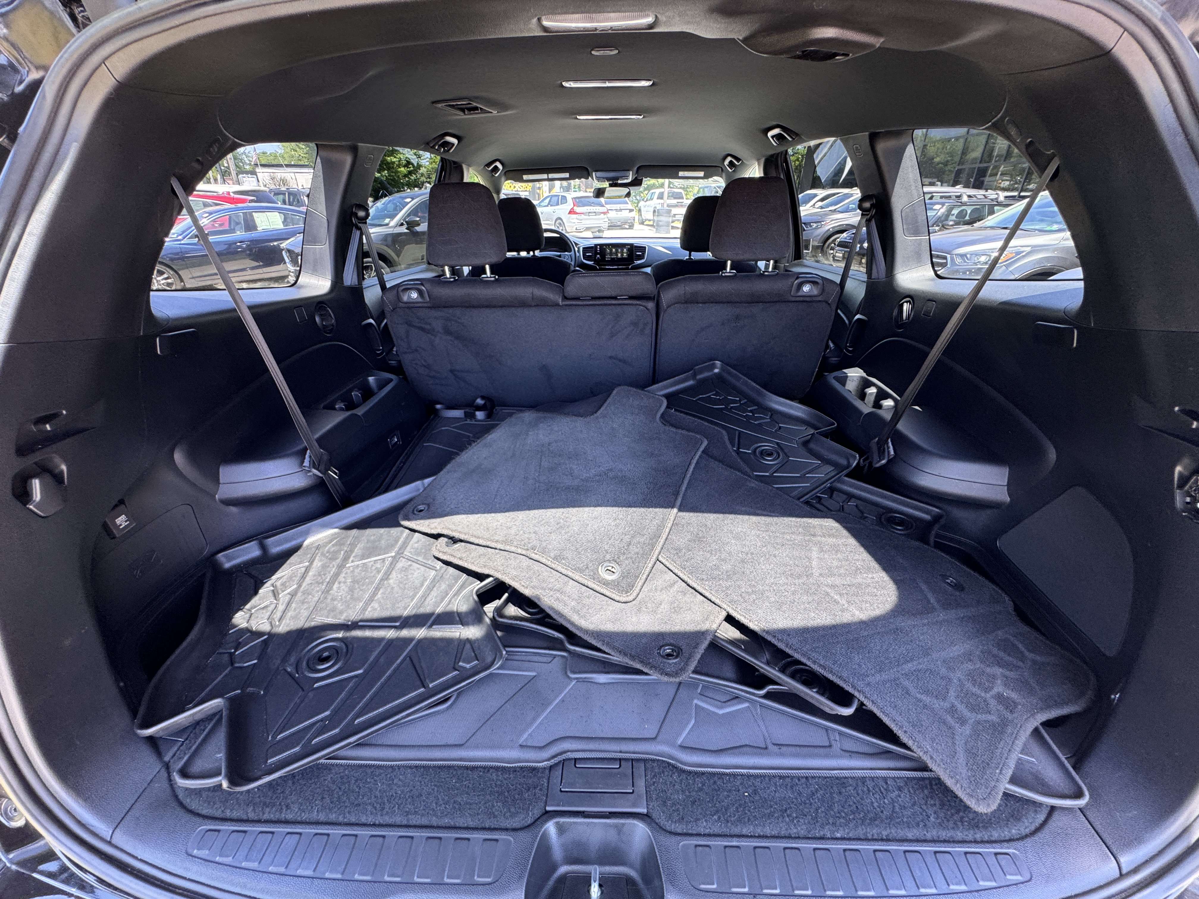 Used 2022 Honda Pilot Sport image 11