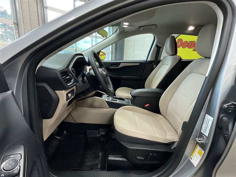 Used 2022 Ford Escape SE FWD image 11