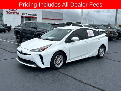 Used 2022 Toyota Prius LE FWD image 1
