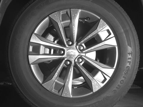 Used 2025 Chevrolet Equinox LT FWD image 12