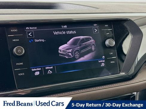 Used 2022 Volkswagen Taos SEL image 16