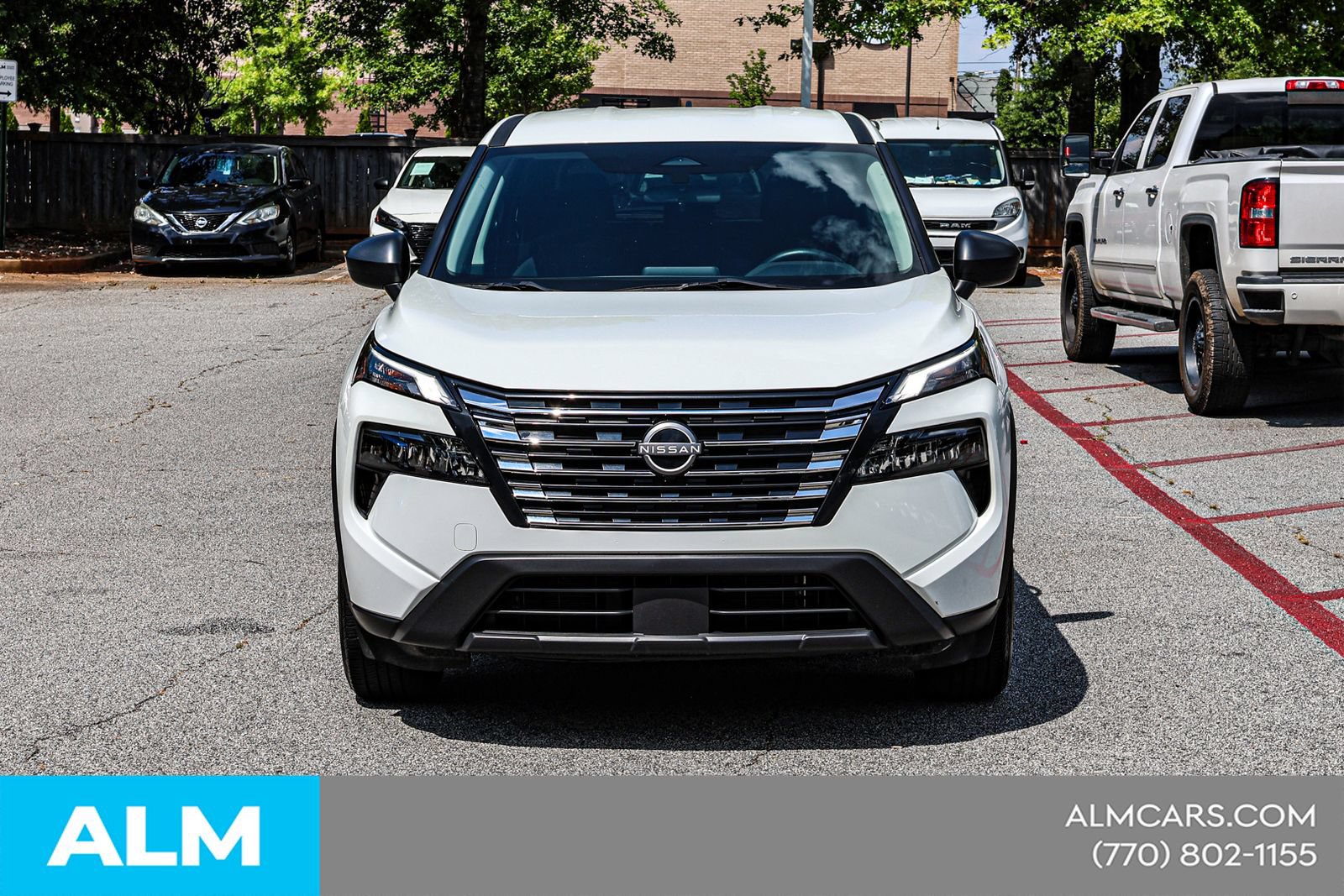 Used 2024 Nissan Rogue S FWD image 11