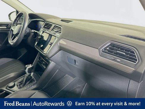 Certified 2023 Volkswagen Tiguan SE w/ Panoramic Sunroof Package AWD/4WD image 35