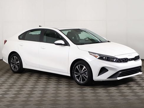 Used 2024 Kia Forte LXS w/ LXS Technology Package FWD image 47