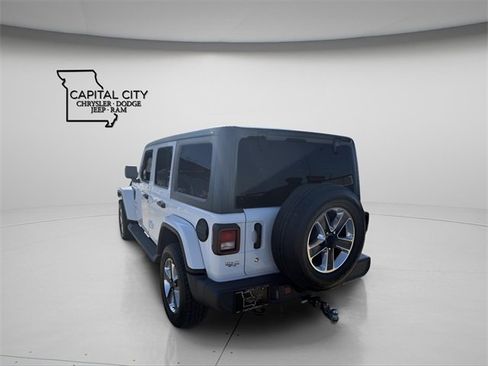 Used 2018 Jeep Wrangler Unlimited Sahara image 8