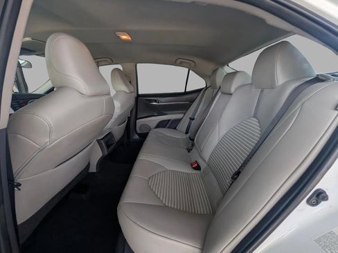 Used 2018 Toyota Camry SE FWD image 24