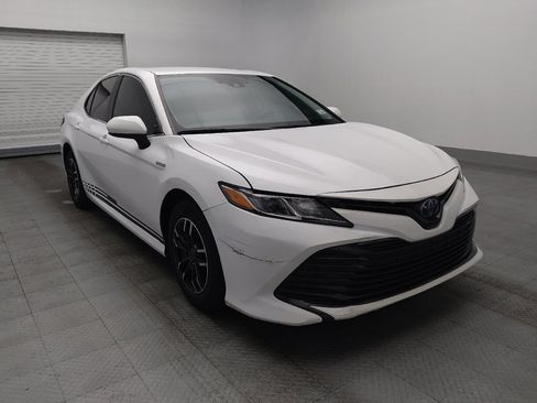 Used 2019 Toyota Camry LE FWD image 13